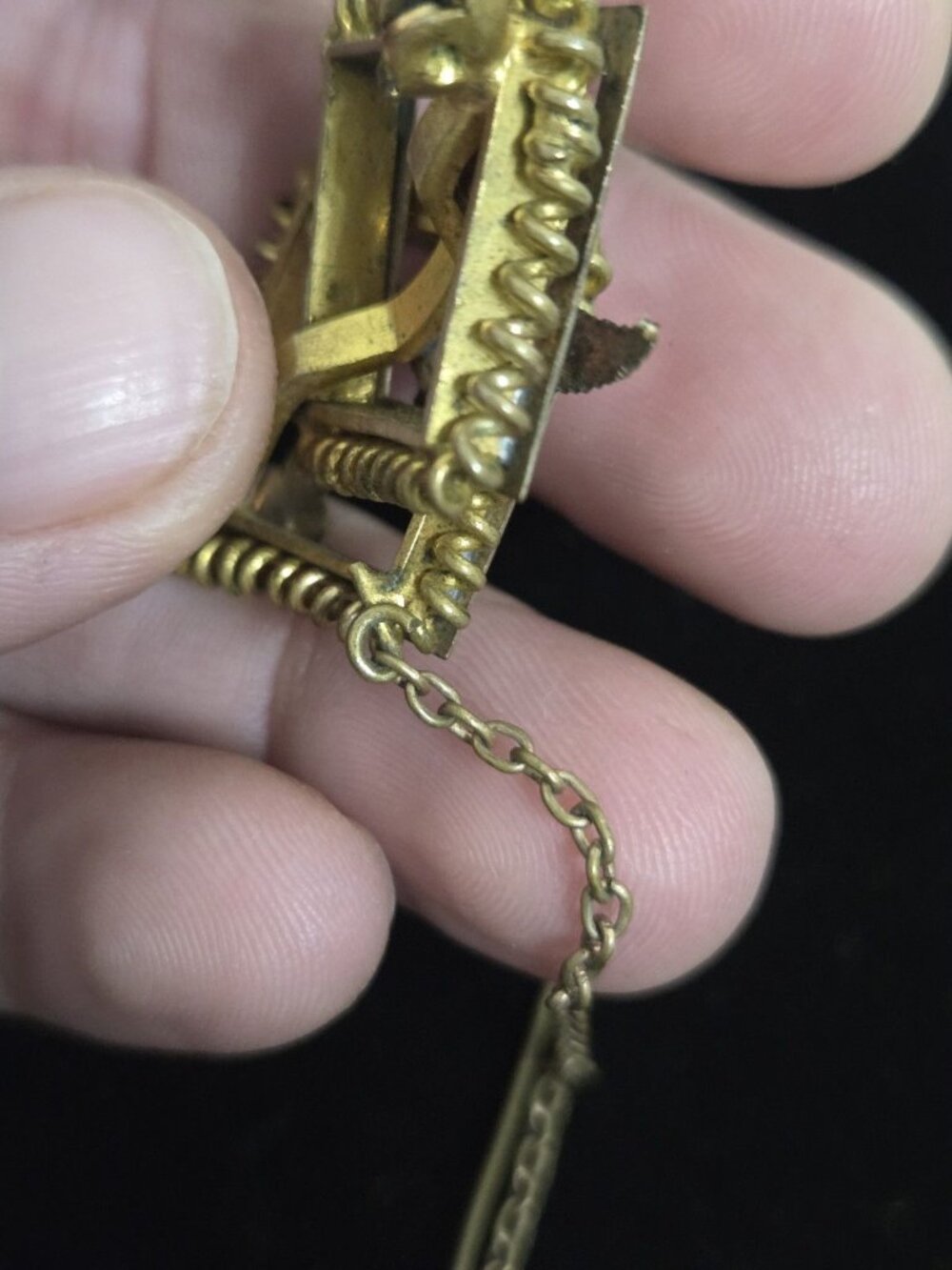 Antique Victorian Gilt Brass Brooch Paste Stones & Red Glass, Added Safety Chain - Picture 11 of 16